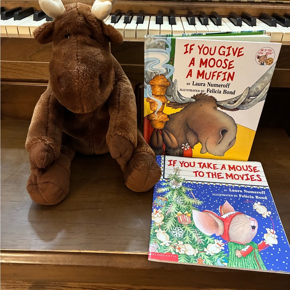 If You Give a Moose a Muffin Plush Toy with Laura Numeroff Storybook Set